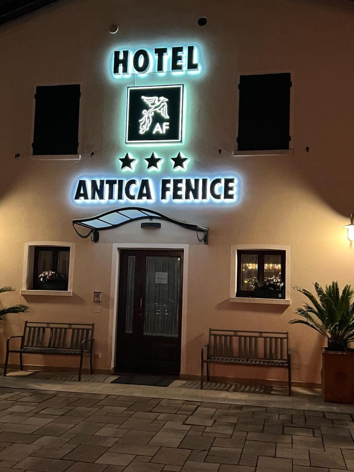 Hotel Antica Fenice 3*
