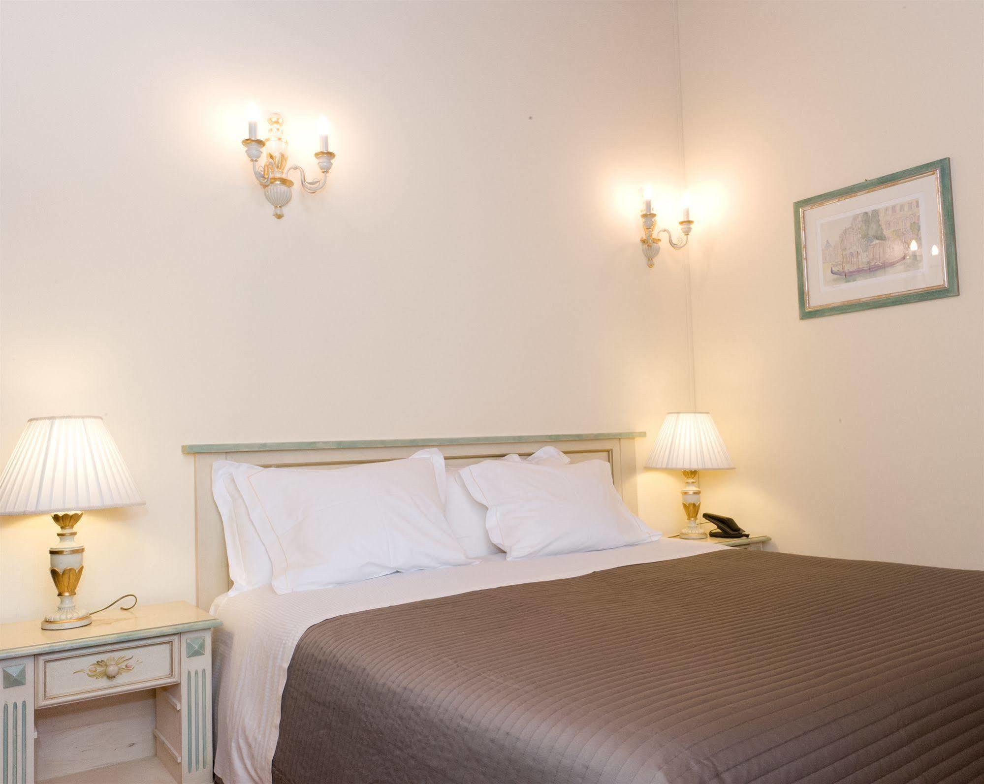Hotel Antica Fenice 3*
